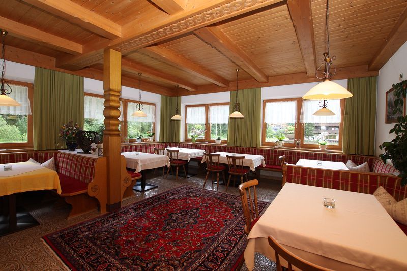 Frühstücksraum m Gästehaus Gmünderklause in Tirol